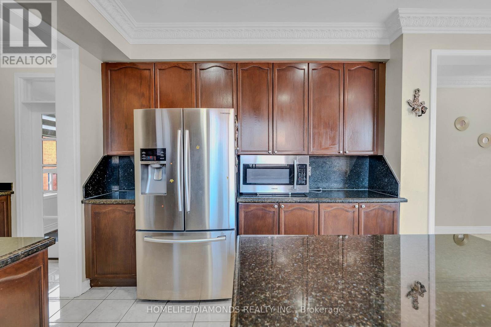 70 Maldives Crescent, Brampton, Ontario  L6P 1L1 - Photo 12 - W12826720