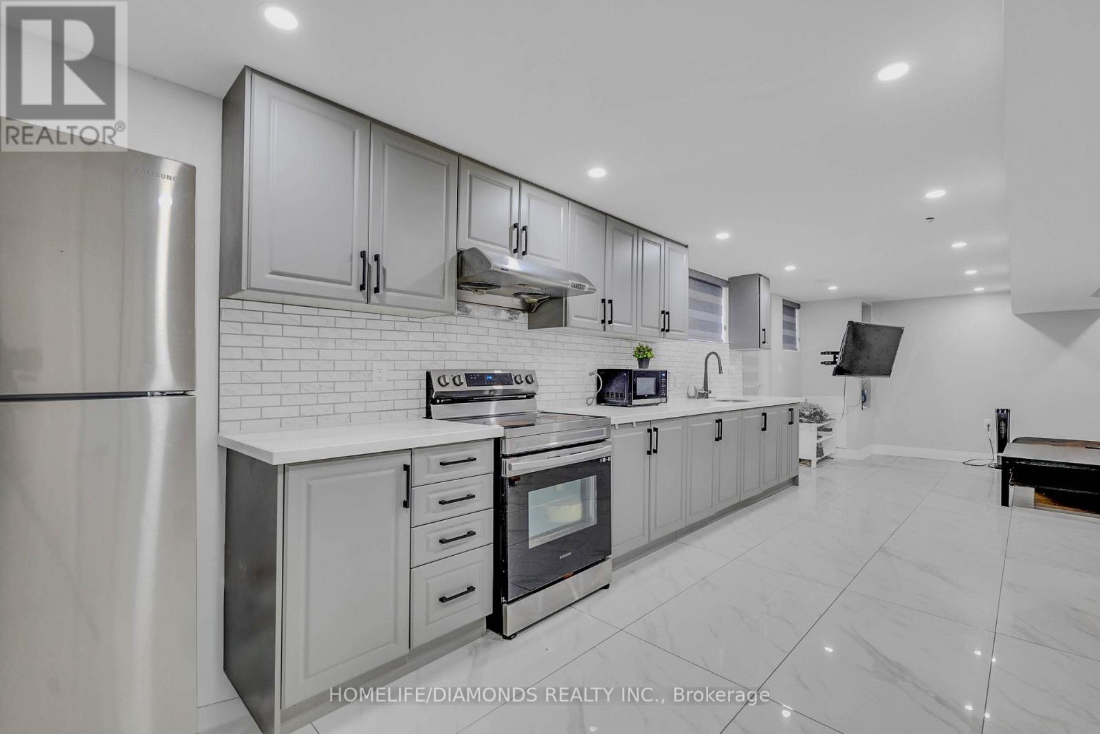 70 Maldives Crescent, Brampton, Ontario  L6P 1L1 - Photo 36 - W12826720