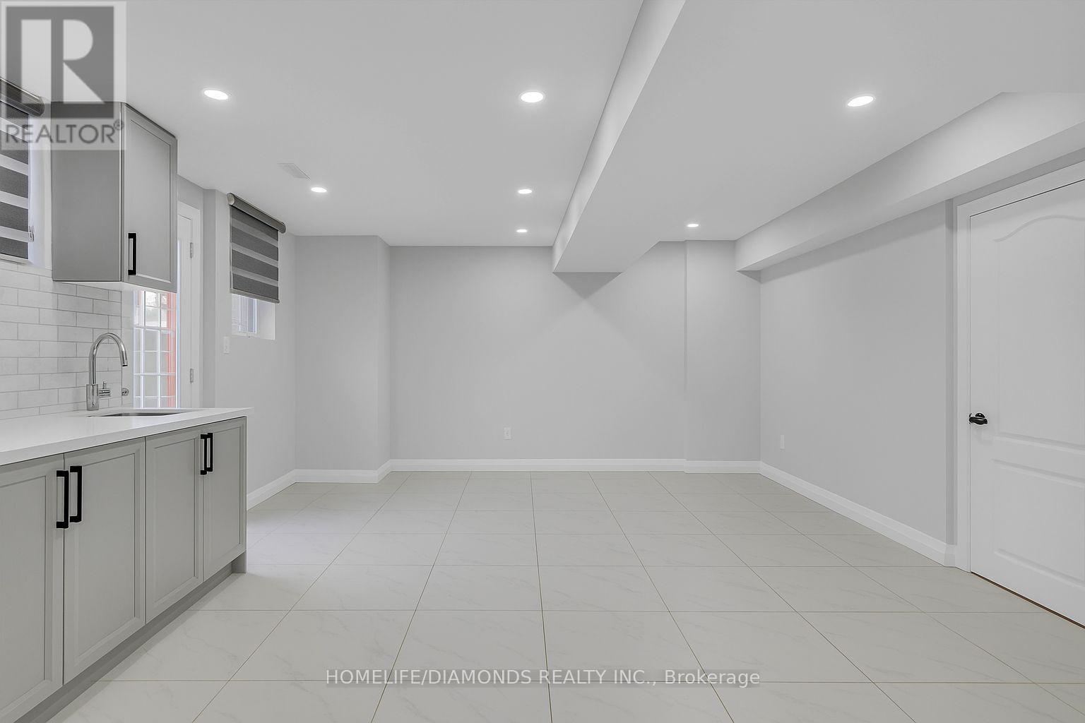 70 Maldives Crescent, Brampton, Ontario  L6P 1L1 - Photo 37 - W12826720