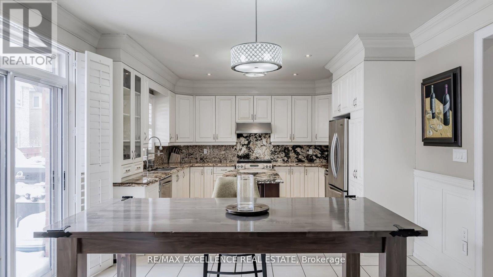 68 Bluffwood Crescent, Brampton, Ontario  L6P 2P3 - Photo 15 - W12826734