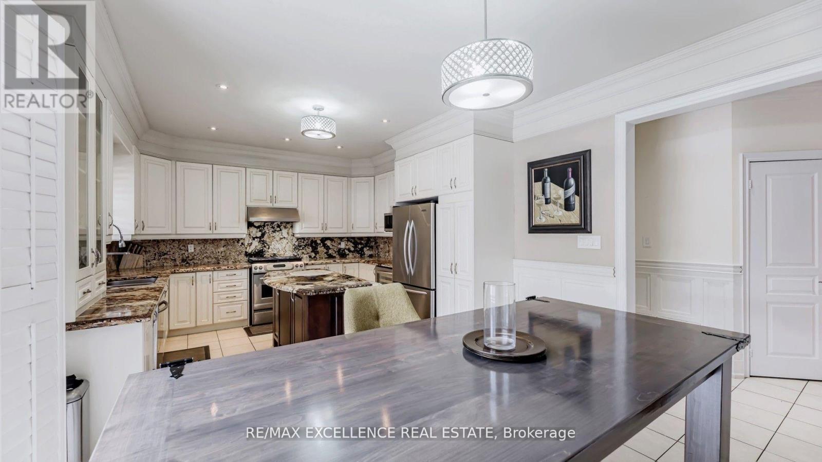 68 Bluffwood Crescent, Brampton, Ontario  L6P 2P3 - Photo 16 - W12826734