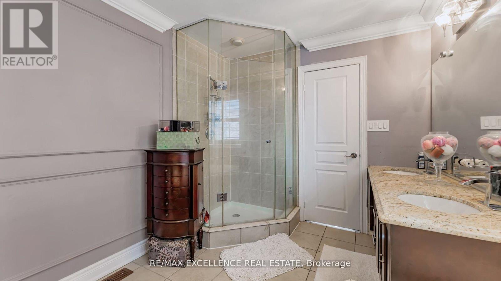 68 Bluffwood Crescent, Brampton, Ontario  L6P 2P3 - Photo 28 - W12826734