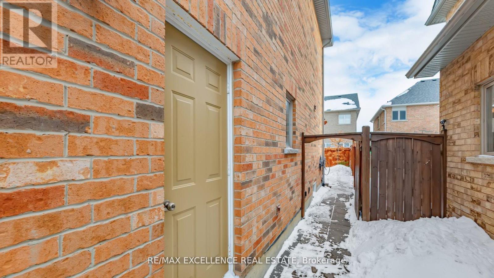 68 Bluffwood Crescent, Brampton, Ontario  L6P 2P3 - Photo 47 - W12826734