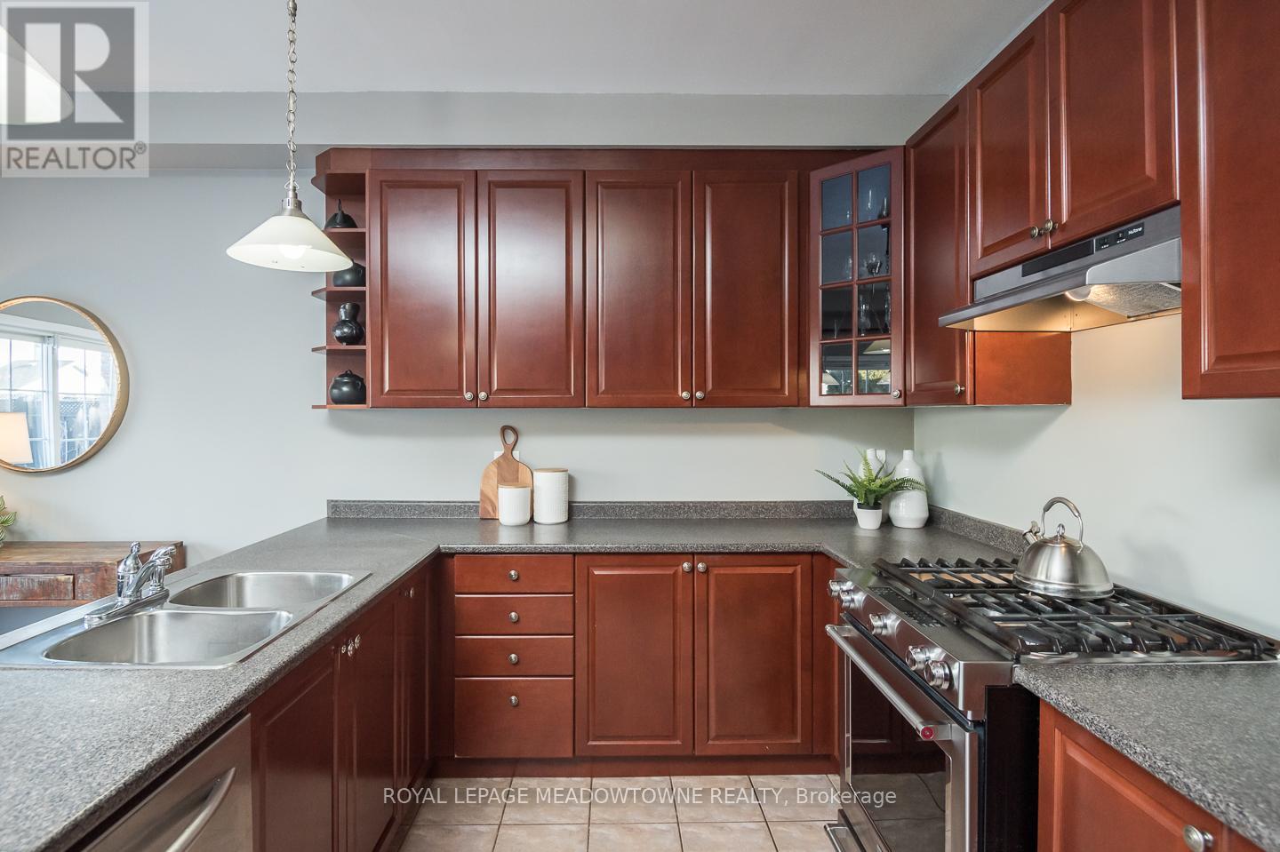 1029 Easterbrook Crescent, Milton, Ontario  L9T 0C4 - Photo 13 - W12826756