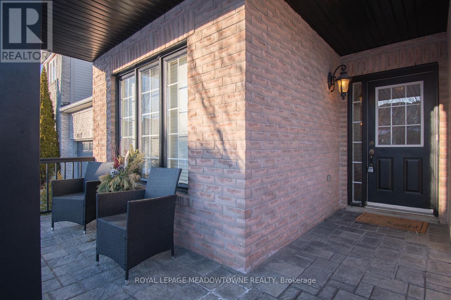 1029 Easterbrook Crescent, Milton, Ontario  L9T 0C4 - Photo 3 - W12826756