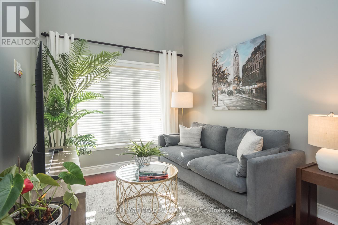 1029 Easterbrook Crescent, Milton, Ontario  L9T 0C4 - Photo 5 - W12826756