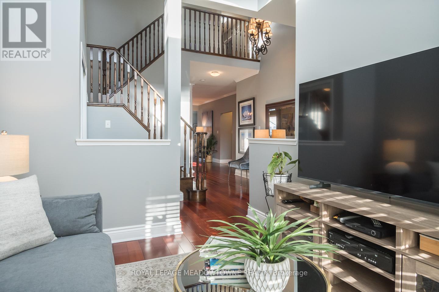 1029 Easterbrook Crescent, Milton, Ontario  L9T 0C4 - Photo 7 - W12826756