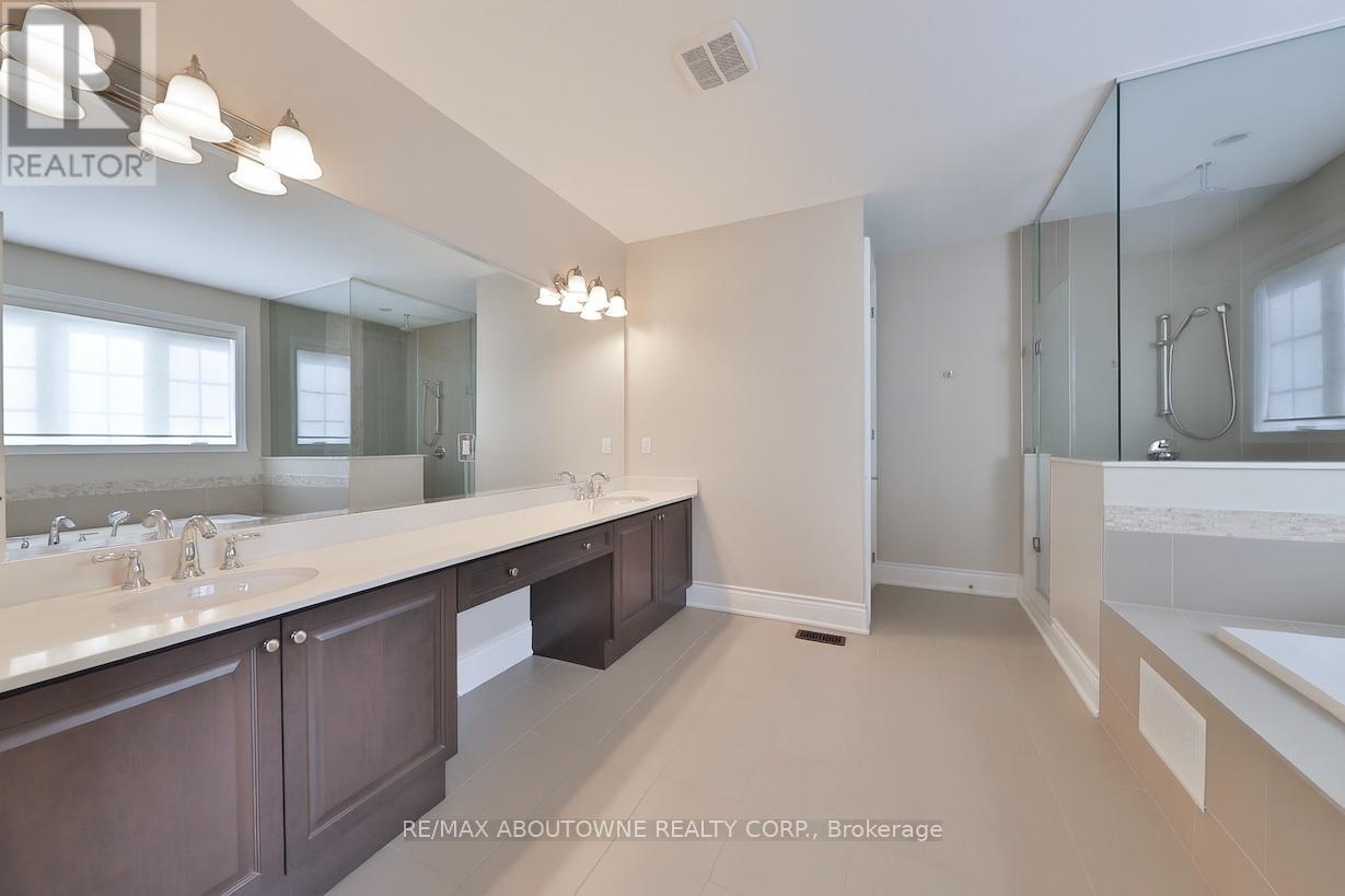 2163 Vineland Crescent, Oakville, Ontario  L6H 0J6 - Photo 29 - W12826780