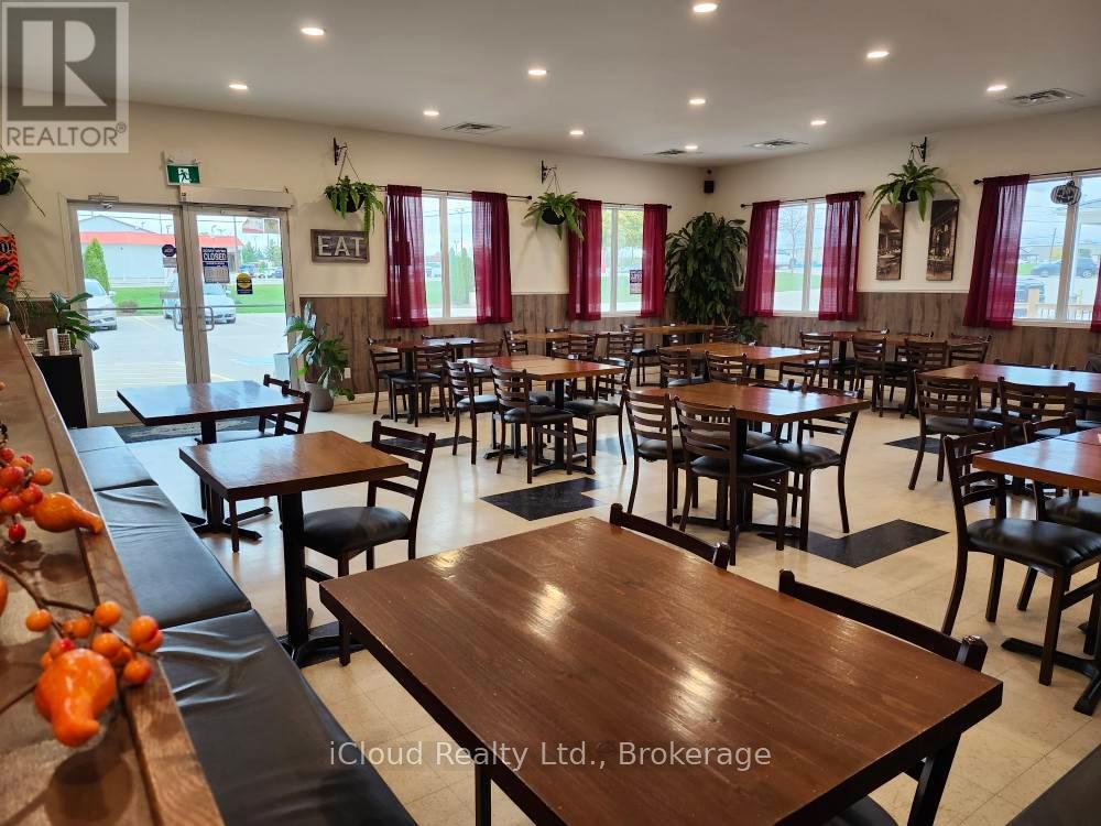 35 Talbot Street E, Haldimand, Ontario  N0A 1E0 - Photo 9 - X12520992