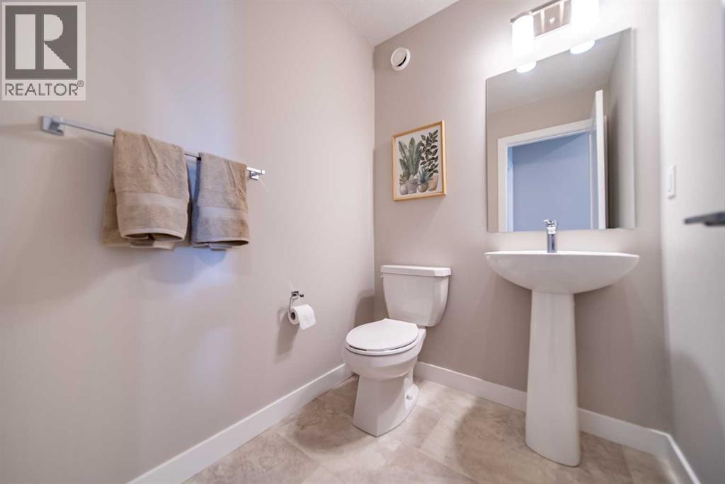 713 Crestridge Common Sw, Calgary, Alberta  T3B 6L6 - Photo 18 - A2276189