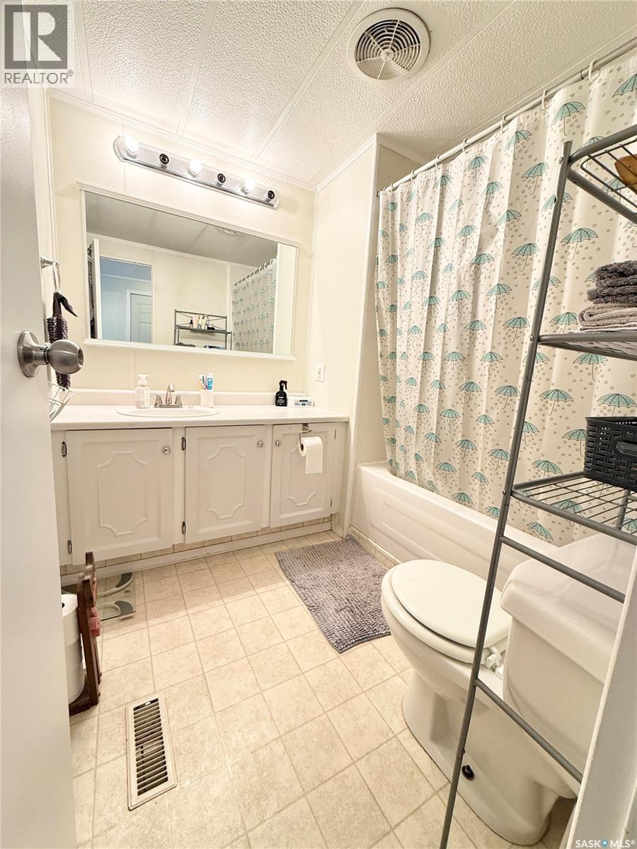 148 Laing Crescent, Weyburn, Saskatchewan  S4H 2R9 - Photo 12 - SK029305