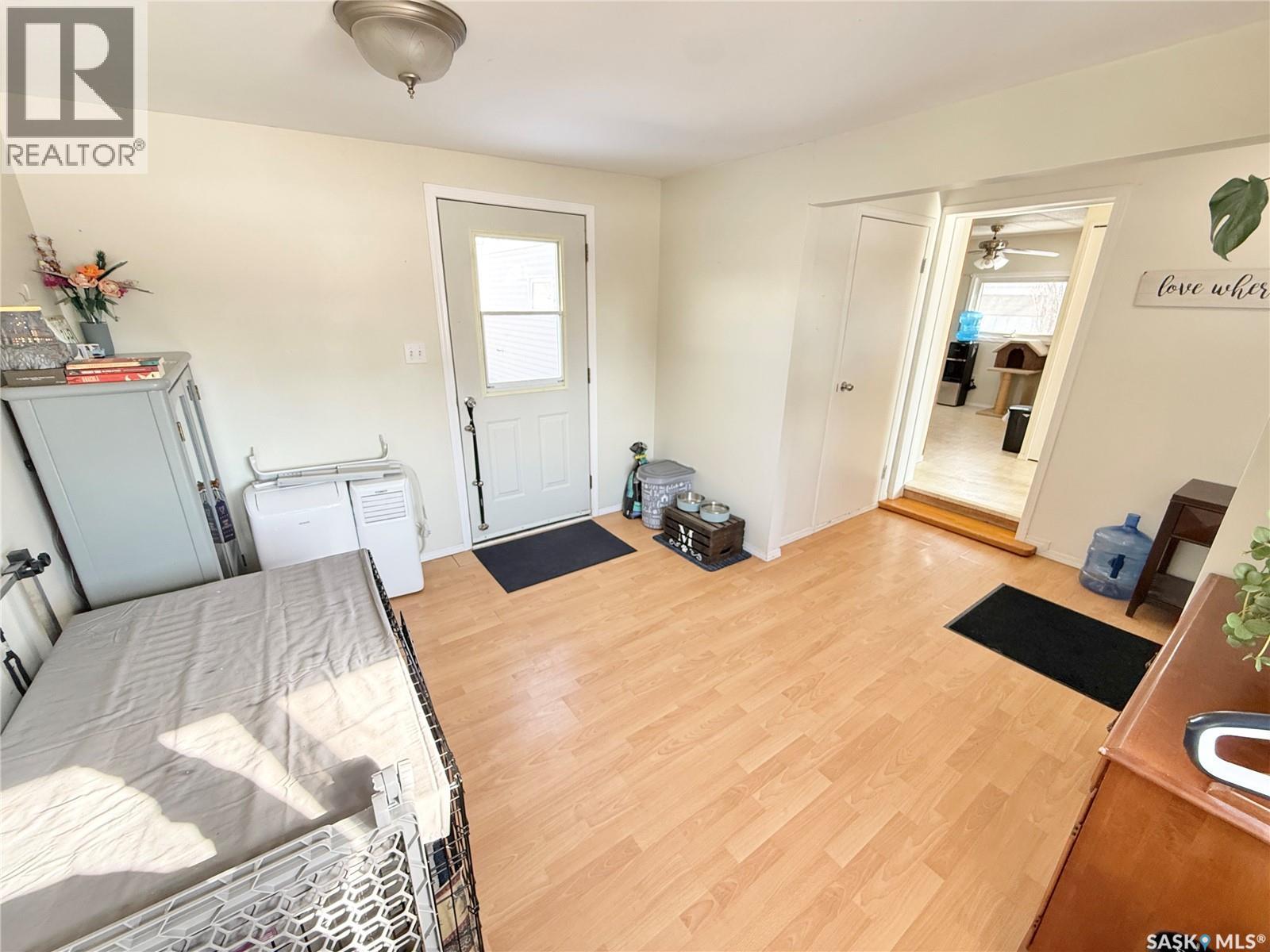 148 Laing Crescent, Weyburn, Saskatchewan  S4H 2R9 - Photo 3 - SK029305