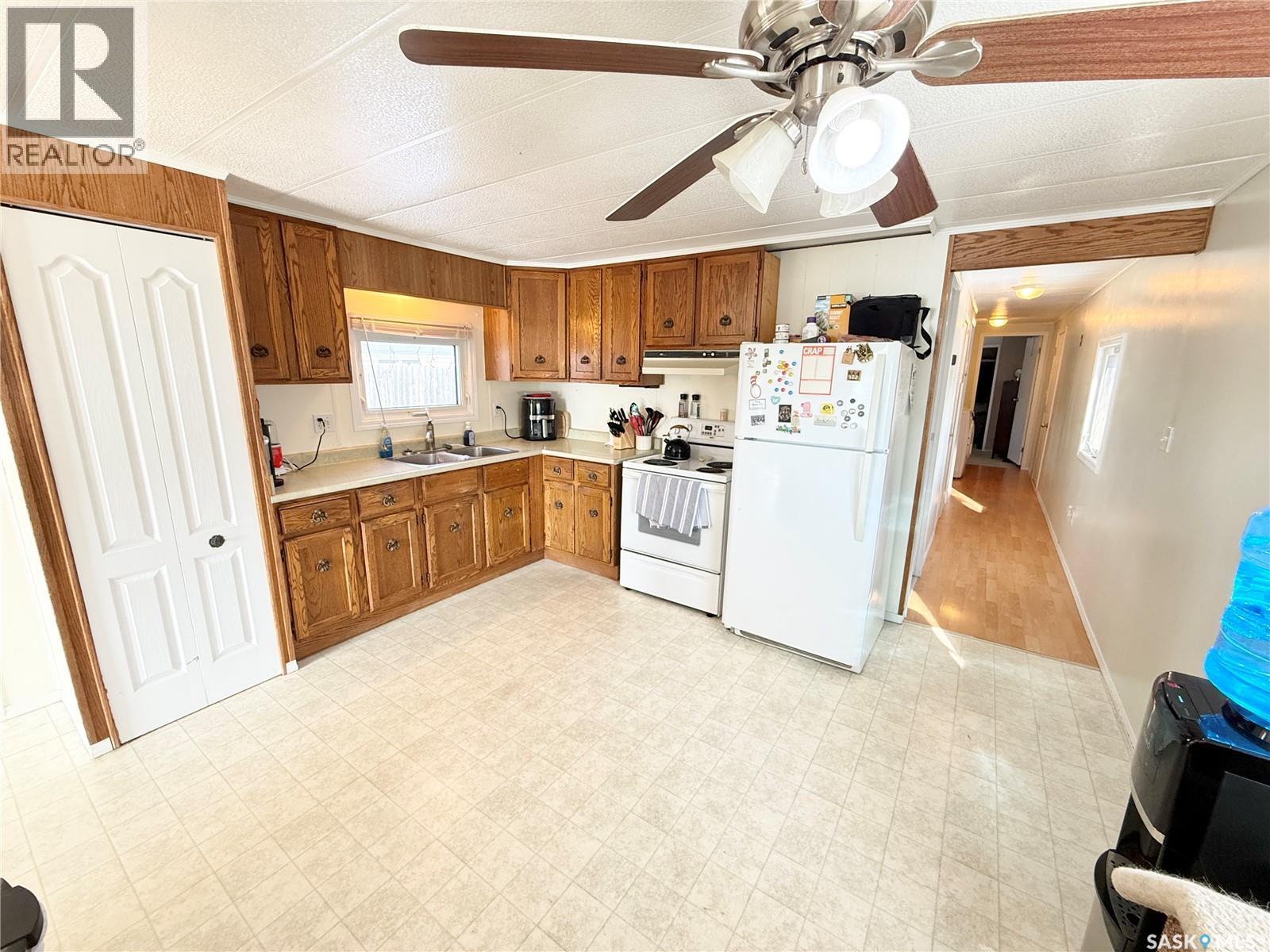 148 Laing Crescent, Weyburn, Saskatchewan  S4H 2R9 - Photo 7 - SK029305