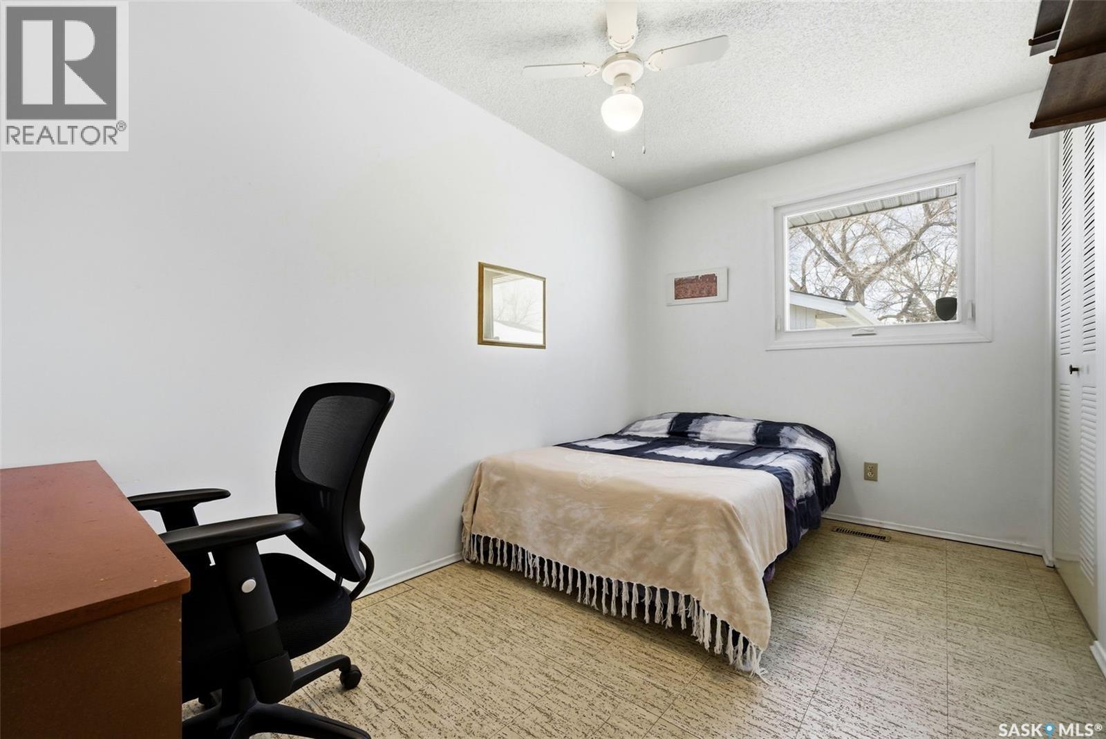 131 Lloyd Crescent, Regina, Saskatchewan  S4R 6B9 - Photo 15 - SK029260