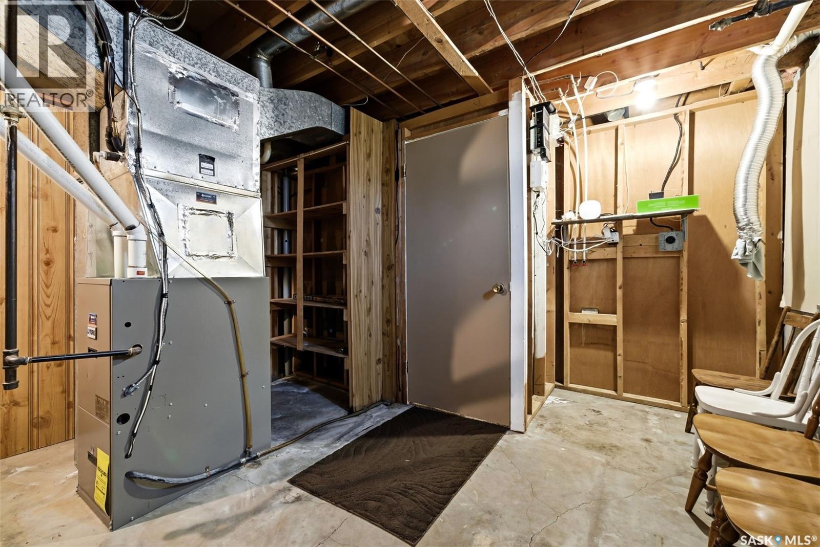 131 Lloyd Crescent, Regina, Saskatchewan  S4R 6B9 - Photo 28 - SK029260