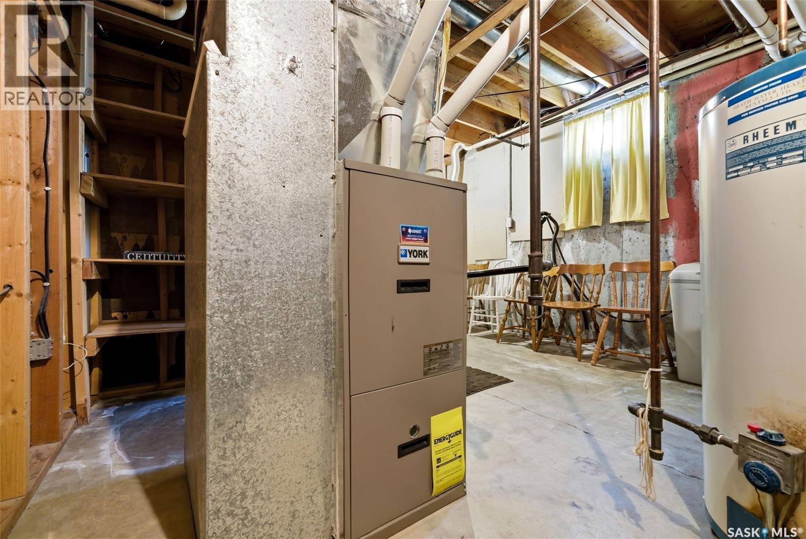 131 Lloyd Crescent, Regina, Saskatchewan  S4R 6B9 - Photo 29 - SK029260