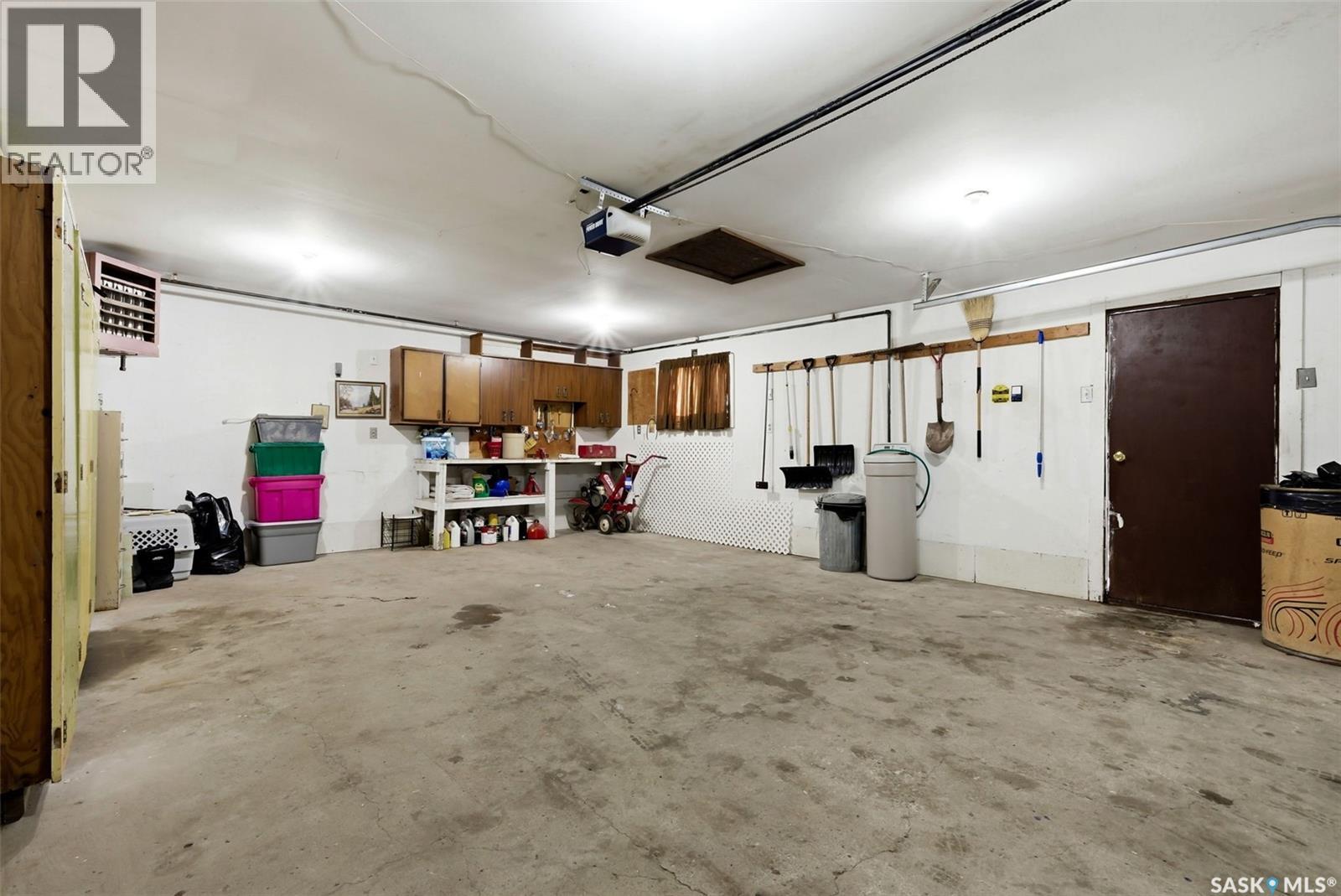 131 Lloyd Crescent, Regina, Saskatchewan  S4R 6B9 - Photo 33 - SK029260