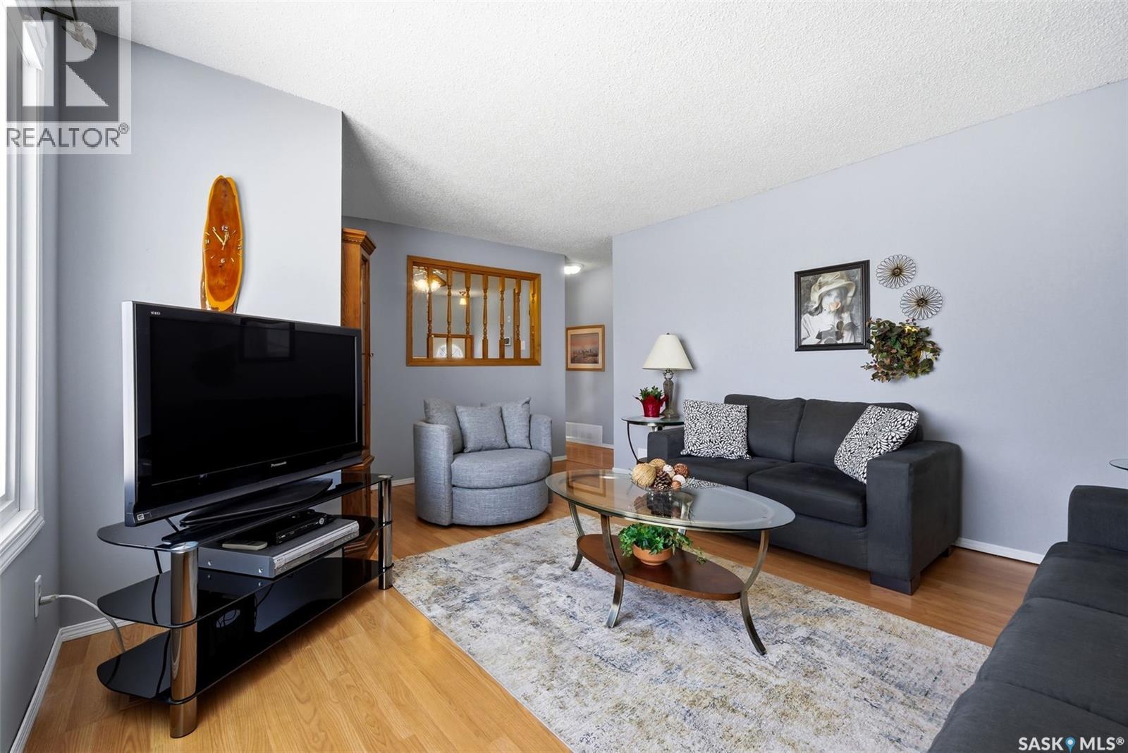 131 Lloyd Crescent, Regina, Saskatchewan  S4R 6B9 - Photo 6 - SK029260