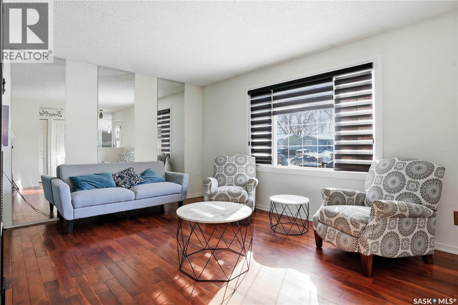 70 Paynter Crescent, Regina, Saskatchewan  S4X 1H6 - Photo 4 - SK029158