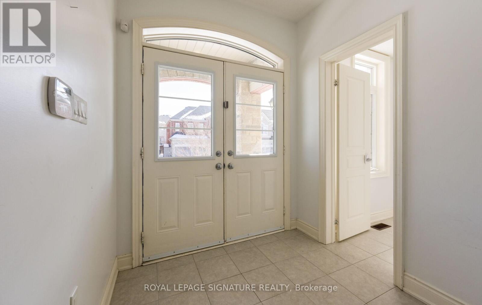 343 Humphrey Street, Hamilton, Ontario  L8B 1X5 - Photo 3 - X12826638