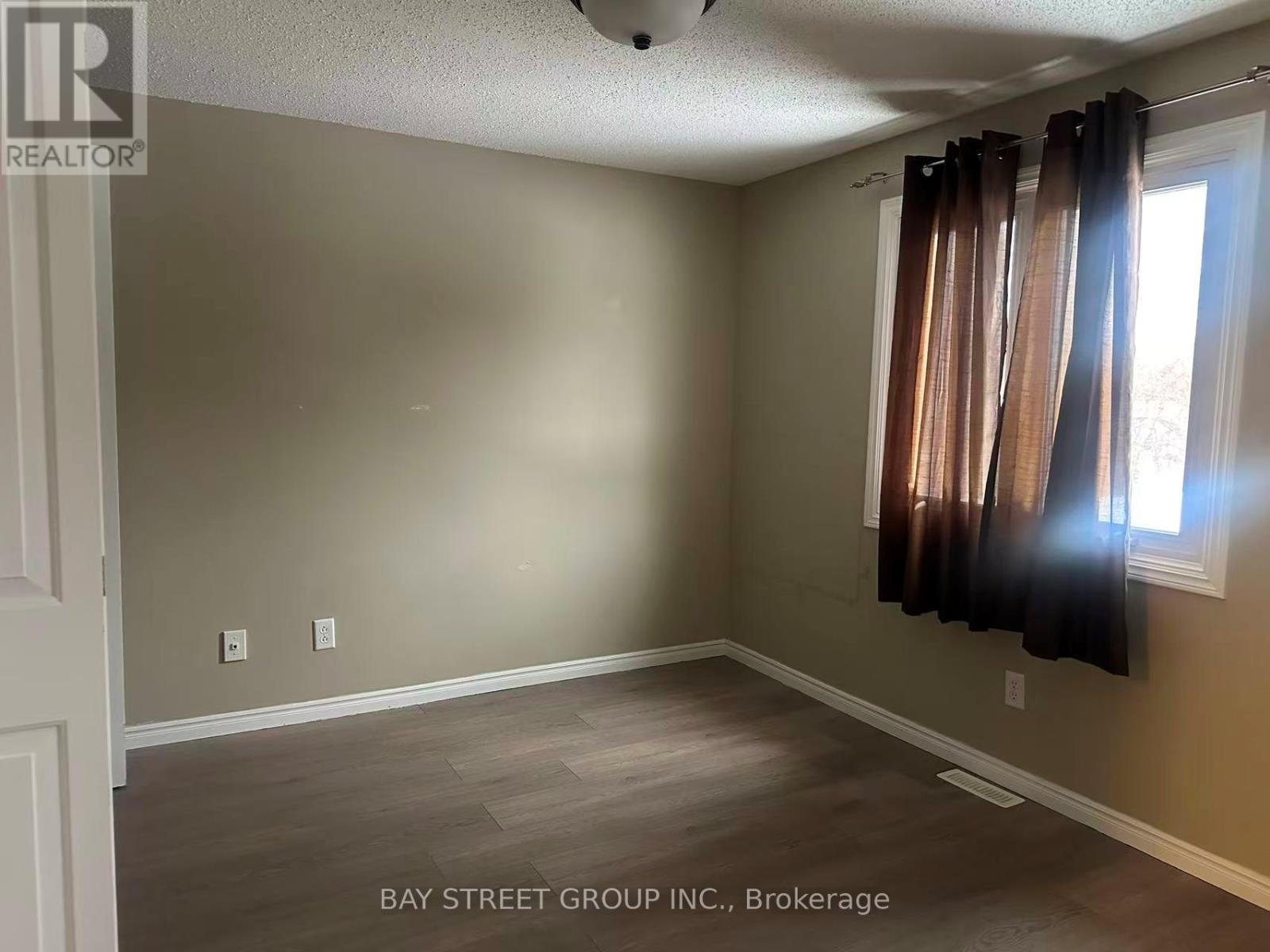 135 Walmer Gardens, London North (North K), Ontario  N6G 4H2 - Photo 13 - X12826696