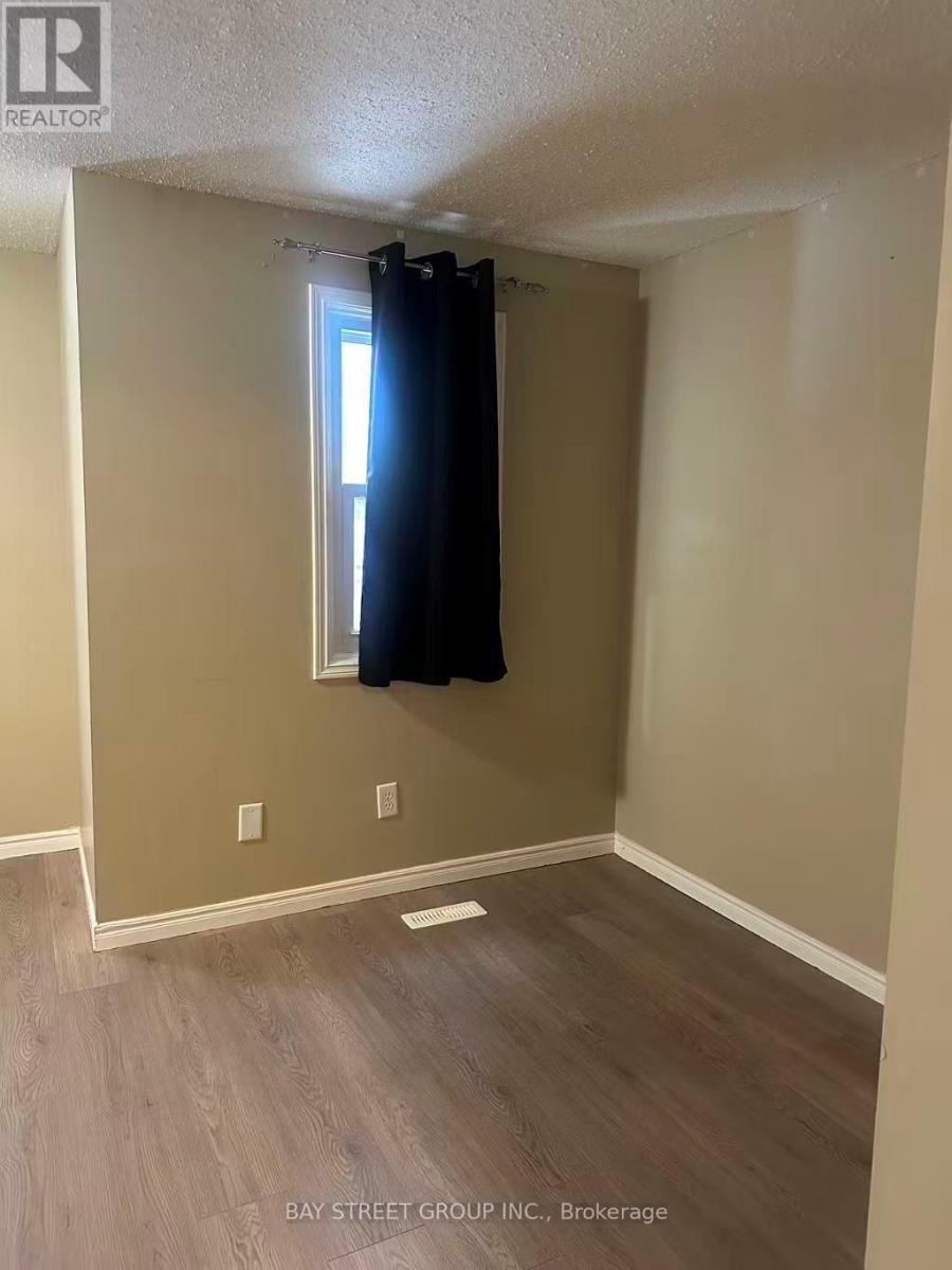 135 Walmer Gardens, London North (North K), Ontario  N6G 4H2 - Photo 15 - X12826696