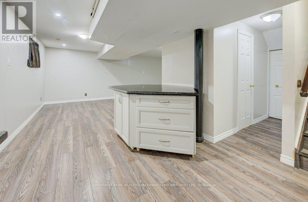 404 Tealby Crescent, Waterloo, Ontario  N2J 4Y8 - Photo 30 - X12826740