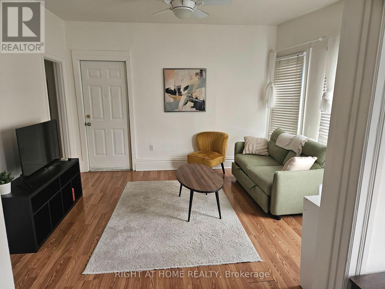 2 - 199 Catharine Street N, Hamilton (Beasley), Ontario  L8L 4S4 - Photo 2 - X12826794