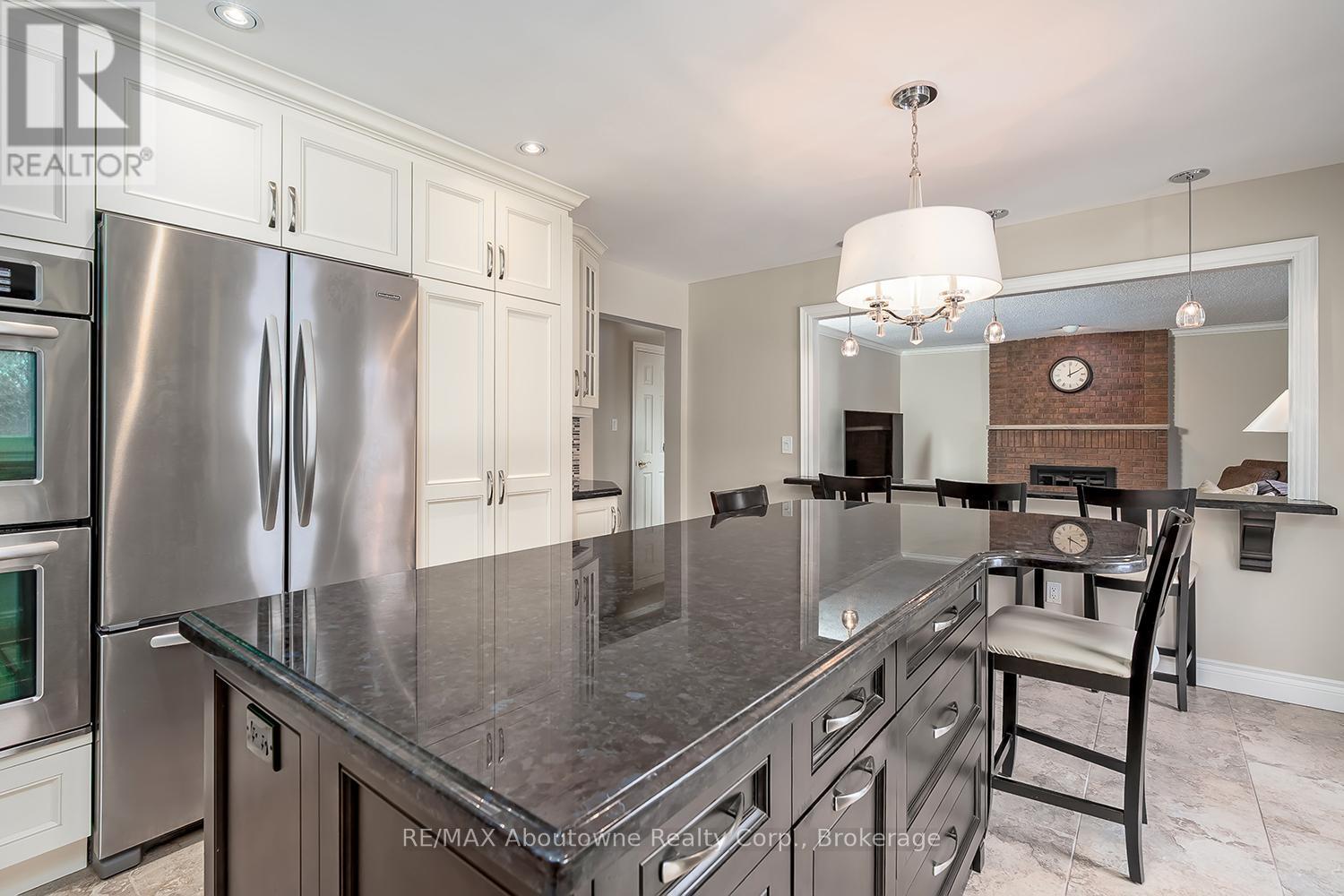 287 Royal Albert Court, Oakville, Ontario  L6H 3A7 - Photo 12 - W12826910