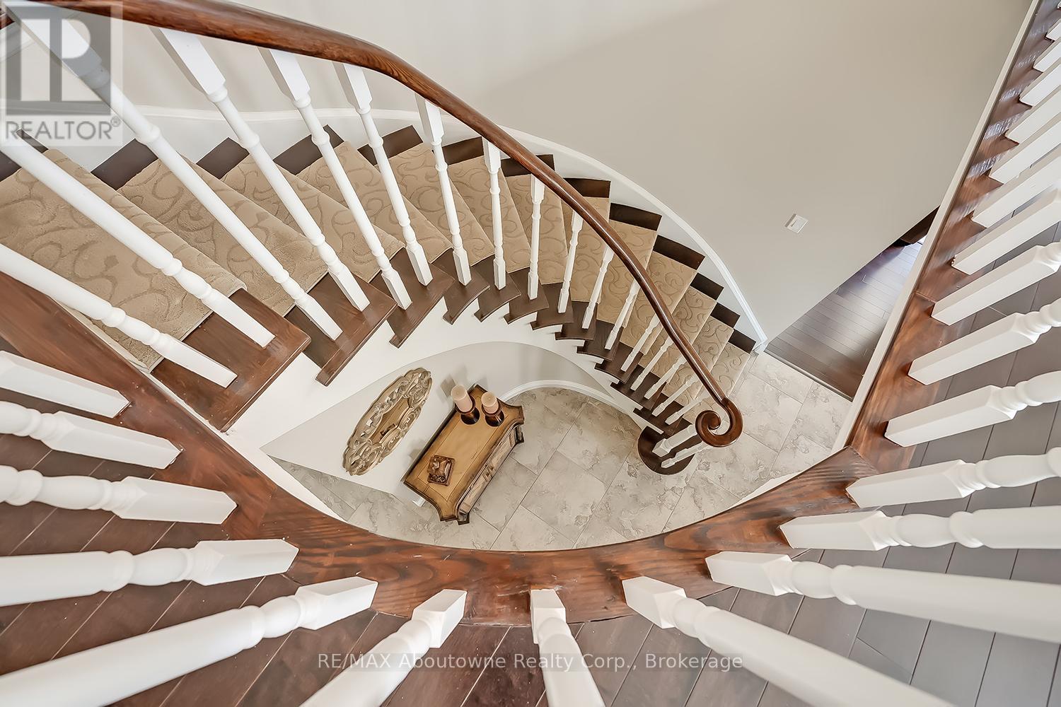 287 Royal Albert Court, Oakville, Ontario  L6H 3A7 - Photo 14 - W12826910