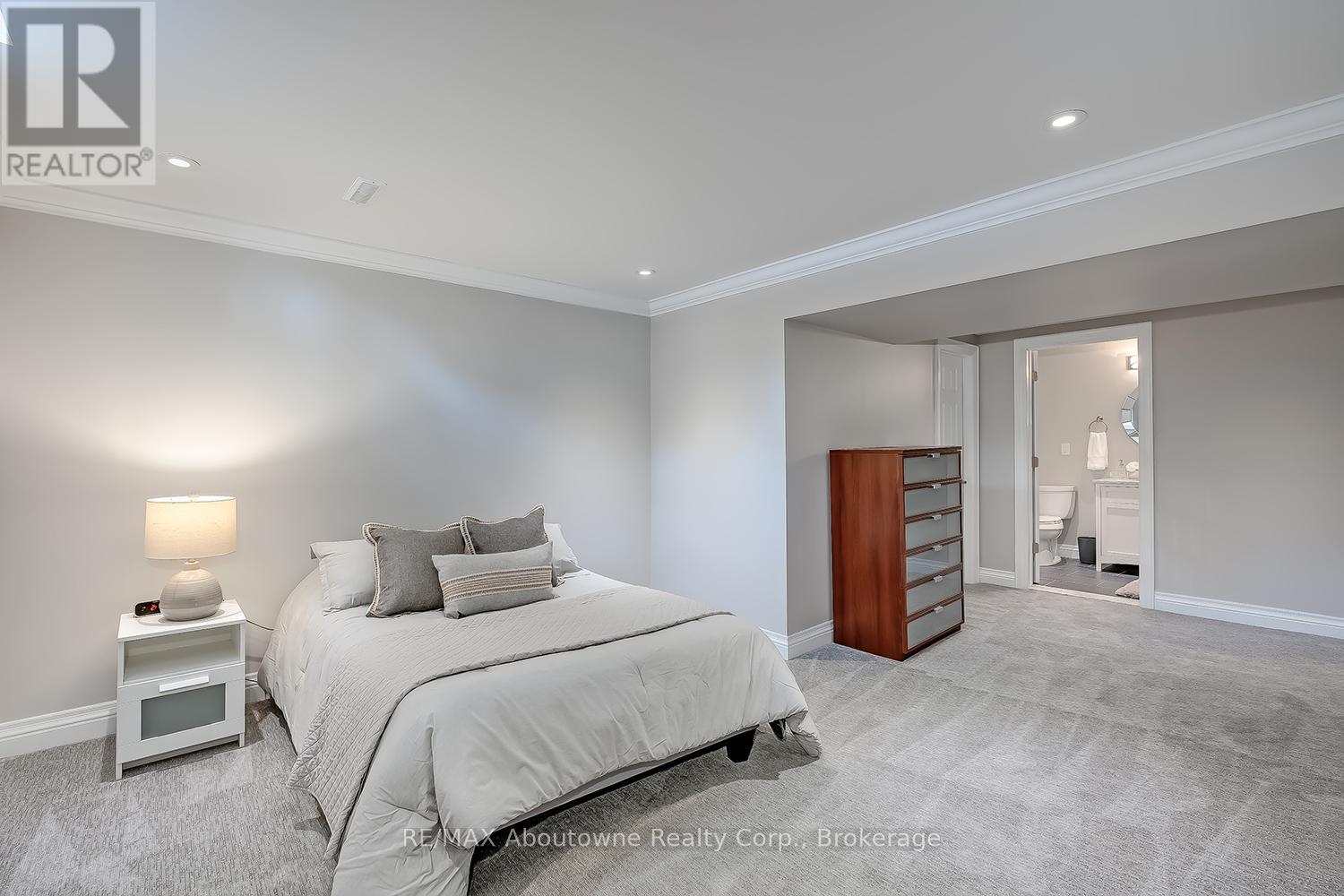 287 Royal Albert Court, Oakville, Ontario  L6H 3A7 - Photo 28 - W12826910