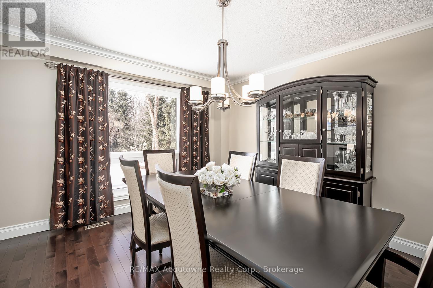 287 Royal Albert Court, Oakville, Ontario  L6H 3A7 - Photo 7 - W12826910