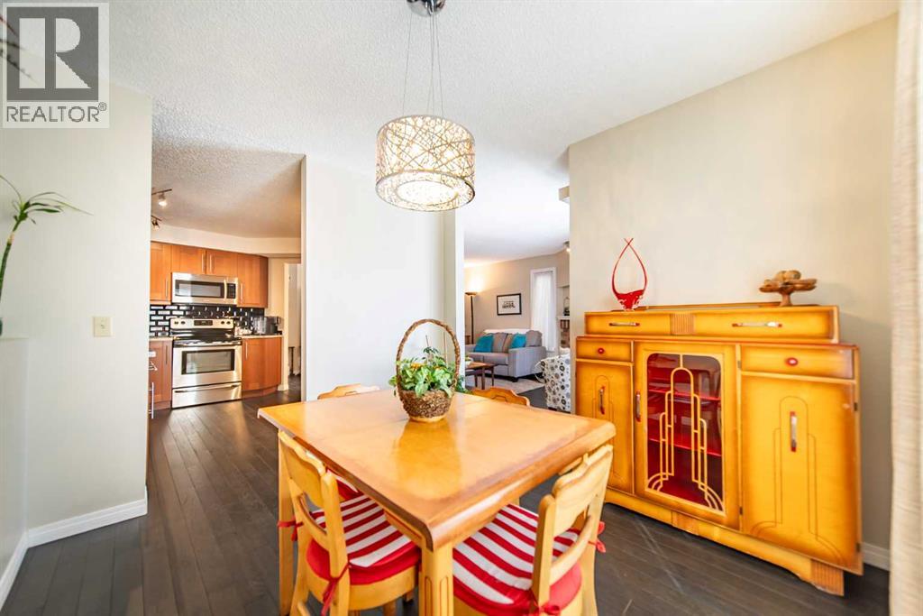 216 Coachway Lane Sw, Calgary, Alberta  T3H 2V9 - Photo 13 - A2288871