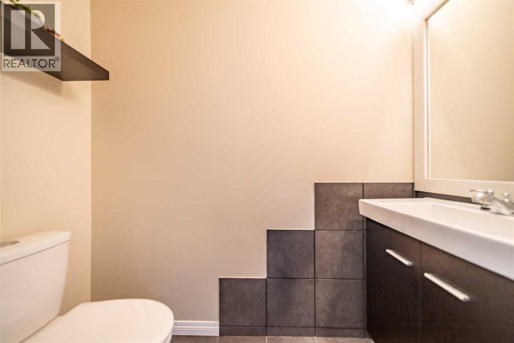 216 Coachway Lane Sw, Calgary, Alberta  T3H 2V9 - Photo 14 - A2288871