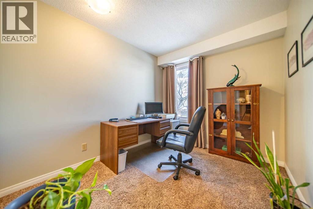 216 Coachway Lane Sw, Calgary, Alberta  T3H 2V9 - Photo 19 - A2288871