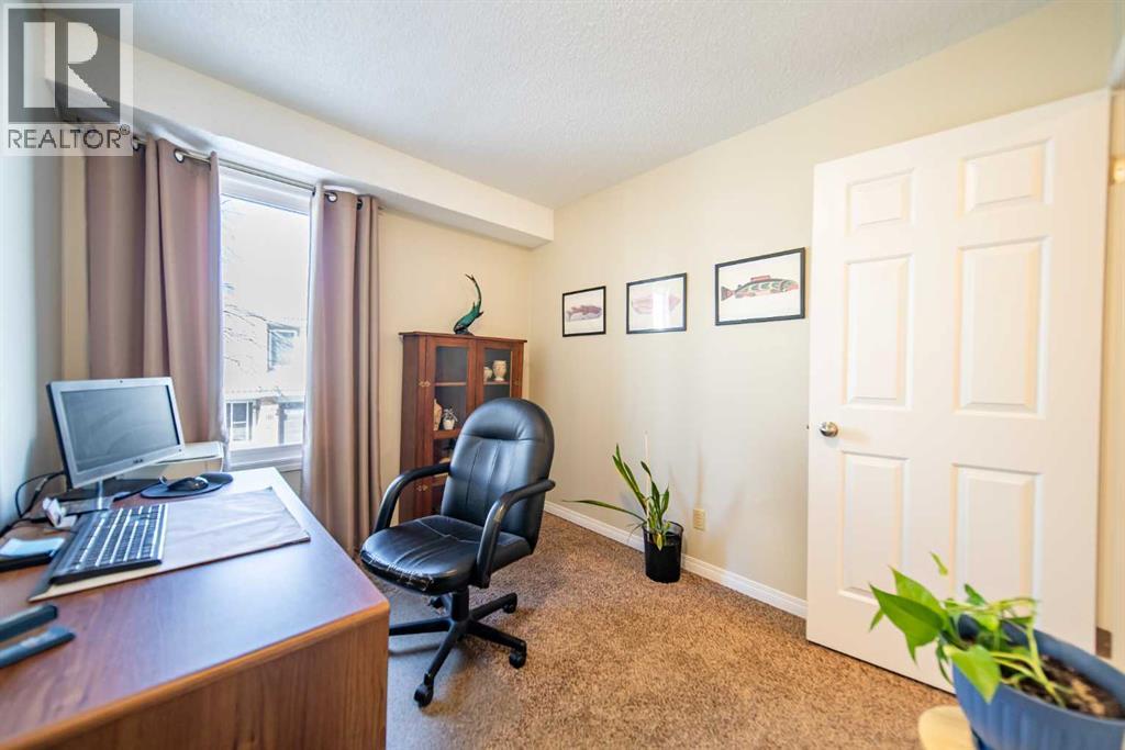 216 Coachway Lane Sw, Calgary, Alberta  T3H 2V9 - Photo 20 - A2288871