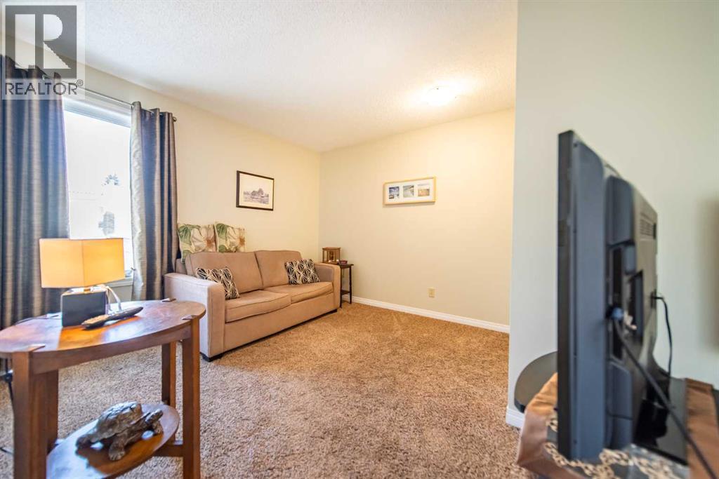 216 Coachway Lane Sw, Calgary, Alberta  T3H 2V9 - Photo 21 - A2288871