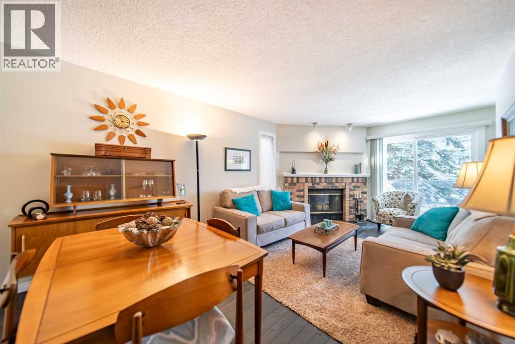 216 Coachway Lane Sw, Calgary, Alberta  T3H 2V9 - Photo 5 - A2288871