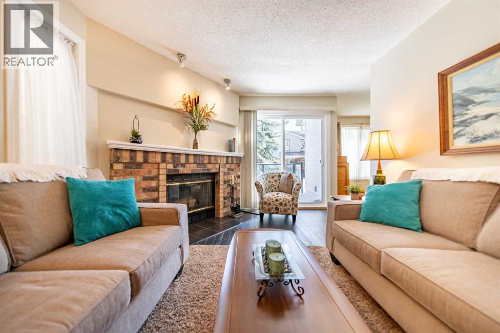 216 Coachway Lane Sw, Calgary, Alberta  T3H 2V9 - Photo 7 - A2288871