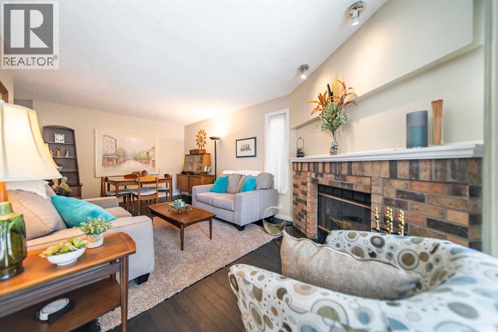 216 Coachway Lane Sw, Calgary, Alberta  T3H 2V9 - Photo 8 - A2288871