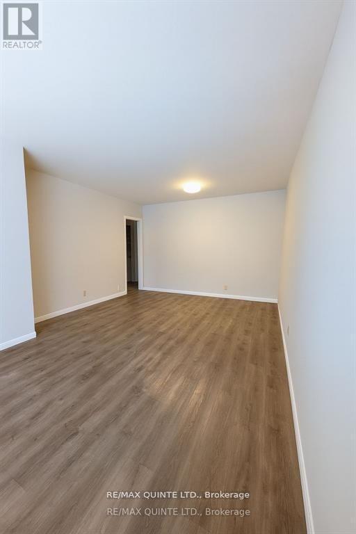 25 Union Street, Belleville, Ontario  K8P 2B5 - Photo 6 - X12826902