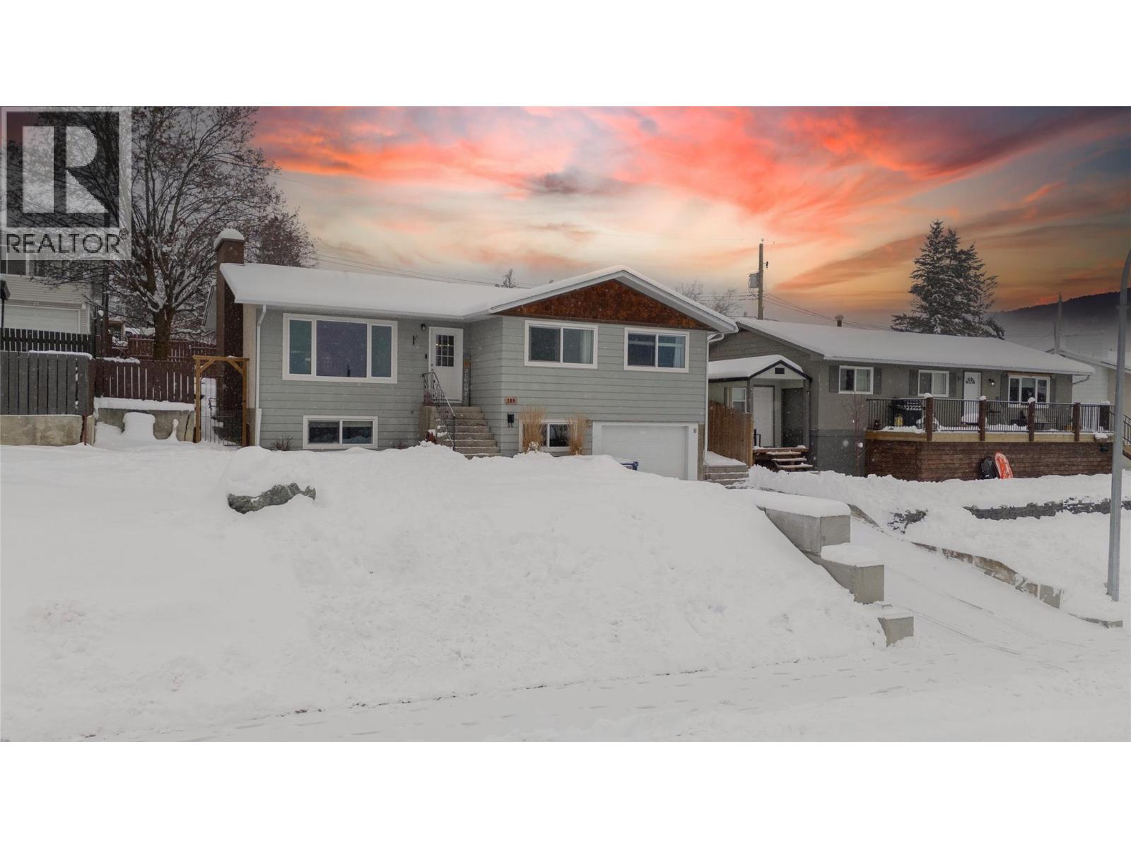 209 14th Street S, Cranbrook, British Columbia  V1C 1X8 - Photo 1 - 10376822