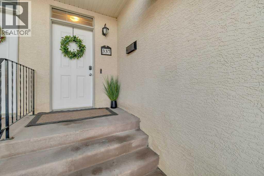 337 Addington Drive, Red Deer, Alberta T4R 3H7 - Photo 4 - A2283493