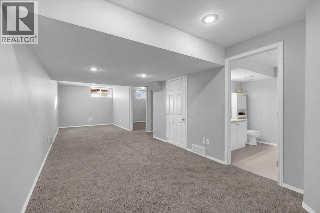 337 Addington Drive, Red Deer, Alberta T4R 3H7 - Photo 28 - A2283493