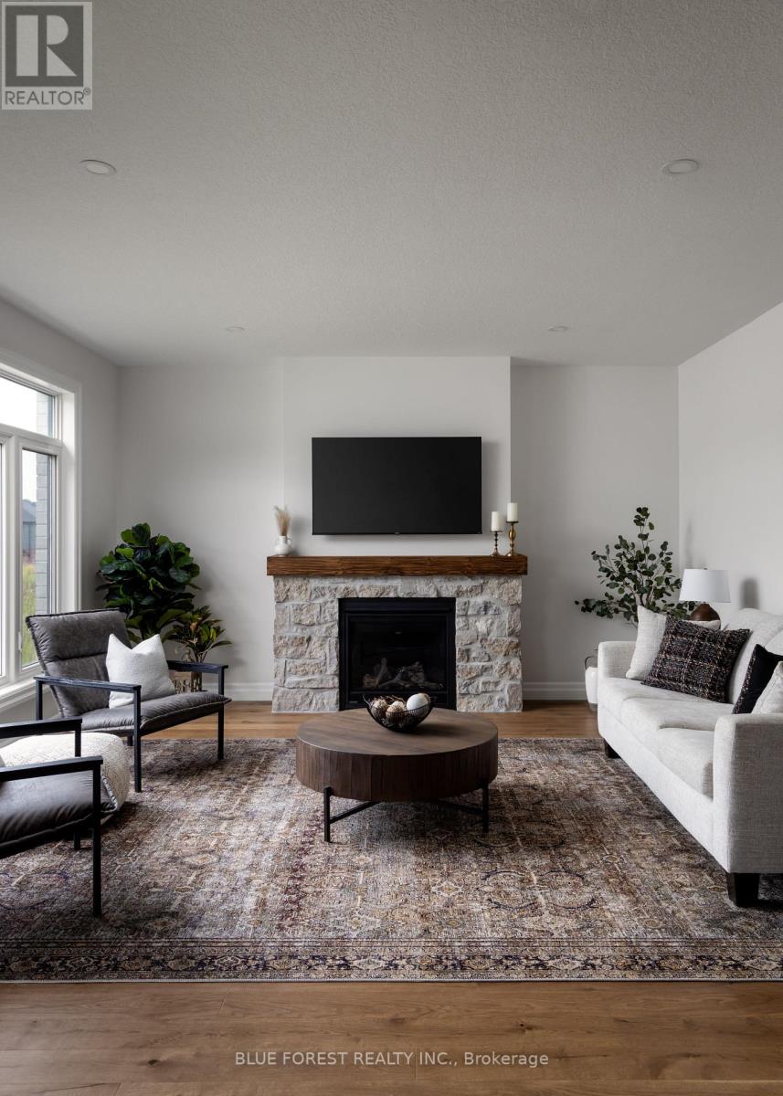 230 Harvest Lane, Thames Centre, Ontario  N0L 1G2 - Photo 2 - X12826858