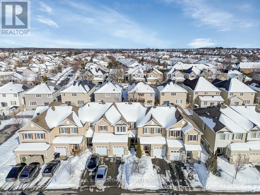 606 Pamplona Private, Ottawa, Ontario  K2J 5T4 - Photo 3 - X12826834