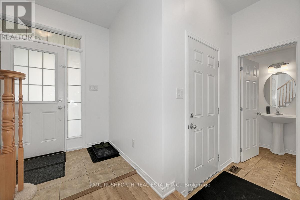 606 Pamplona Private, Ottawa, Ontario  K2J 5T4 - Photo 6 - X12826834