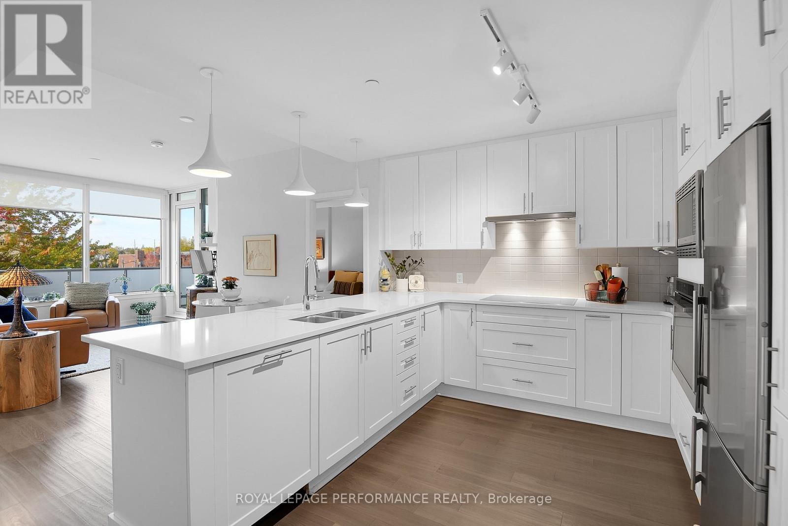 301 - 570 De Mazenod Avenue, Ottawa, Ontario  K1S 5X2 - Photo 12 - X12826904