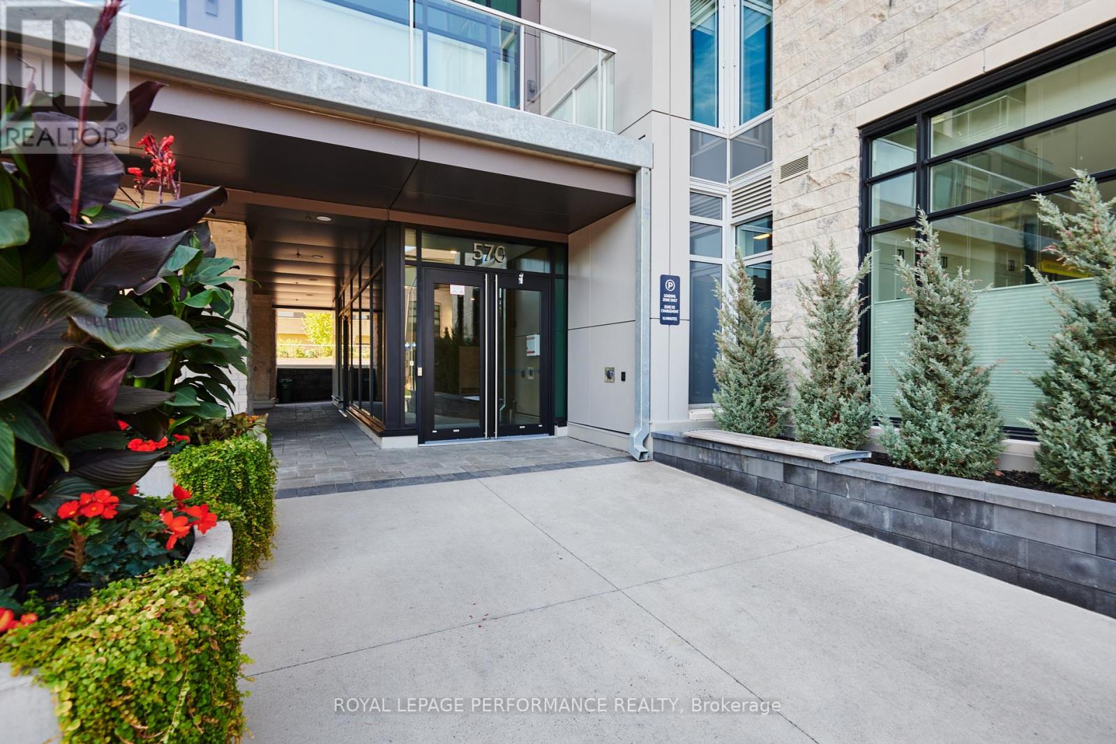 301 - 570 De Mazenod Avenue, Ottawa, Ontario  K1S 5X2 - Photo 2 - X12826904