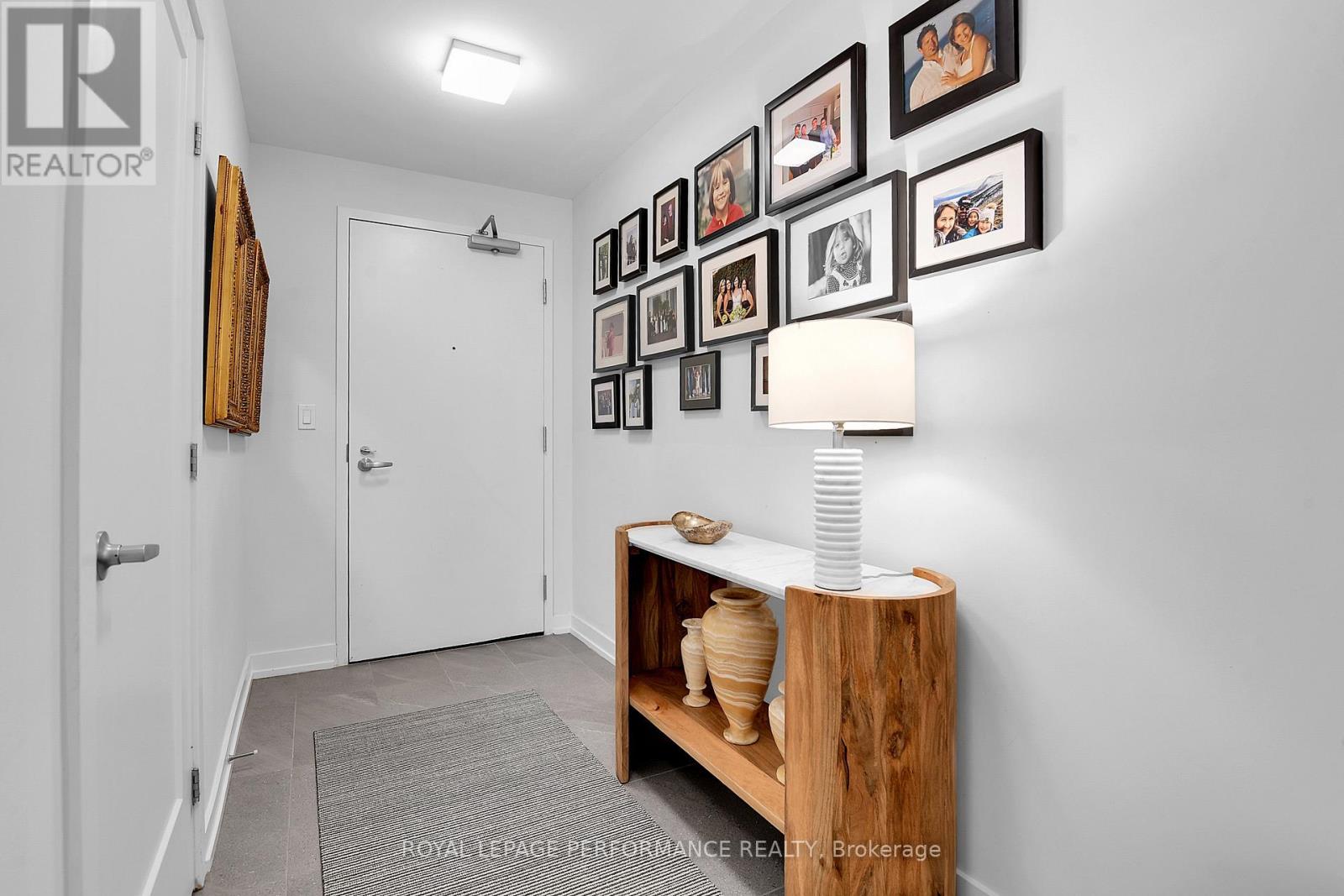 301 - 570 De Mazenod Avenue, Ottawa, Ontario  K1S 5X2 - Photo 5 - X12826904